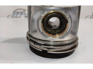 Поршень  82L175, F052  Volvo XC60  