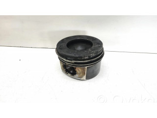 Píst    BMW 5 F10 F11  pro naftový motor 3.0 N57D30A 