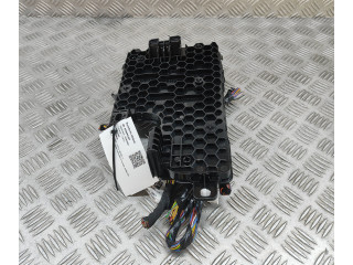 Блок комфорта 165765040A   Tesla Model Y   