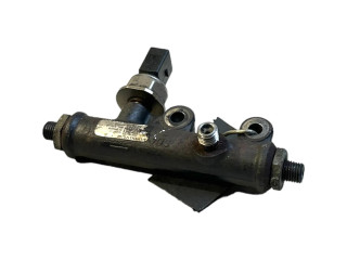 Топливная рампа 4R8Q9C066AA, 5WS40128   Jaguar S-Type 2.7 