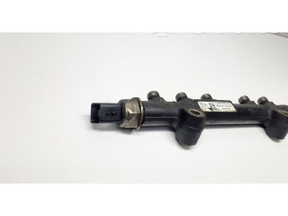 Vstřikovací lišta 9685297580   Volvo V60     