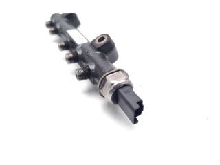 Vstřikovací lišta 9685297580, 143171385   Peugeot 3008 II    BHZ(DV6FC) 