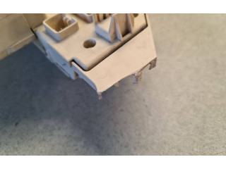  Pojistková skříňka 8273360032   Toyota Land Cruiser (J100) 2001