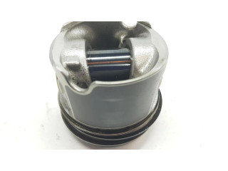 Píst 11258580515   BMW 5 F10 F11   2.0  