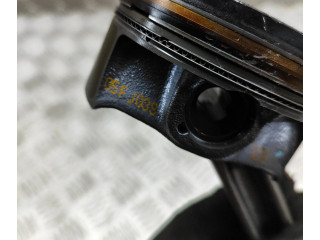 Píst 32213692, 31401957   Volvo XC40     