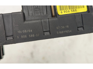   Pojistková skříňka 6906588, 518811054   Toyota Avensis T270 2016