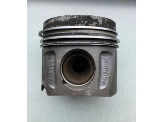 Píst A6420305517, A6420302218   Mercedes-Benz E W212    OM642.850 