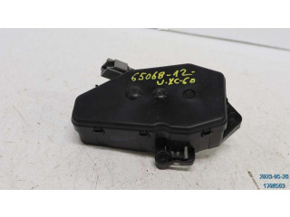 Замок багажника 31440645    Volvo XC60 2009 - 2013 года