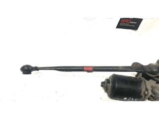 Моторчик дворников 8491006383, 20660326    Mazda 121
