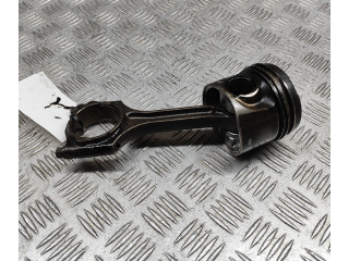 Píst 31339996, 31401216   Volvo V60    D 5204 T2 
