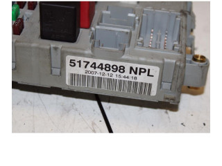 Блок предохранителей 51744898   Fiat Punto (188)    