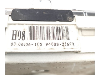 Přístrojová deska  Hyundai Accent 1999 9400325670, 030606105  