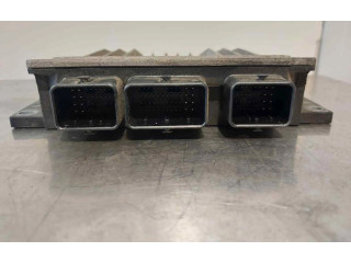 Блок управления двигателем ECU    8200399038   Renault Megane II