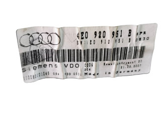 Панель приборов 4E0920951B, 8E0910951B   Audi A8 S8 D3 4E       
