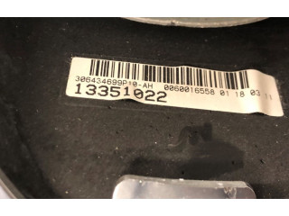Volant Opel Astra J 2011 13351022, 13351022  