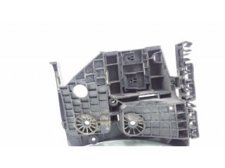 Другая деталь отсека двигателя