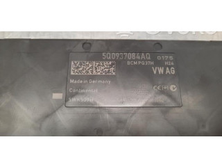 Блок комфорта 5Q0937084AQ   Audi A3 S3 8V   