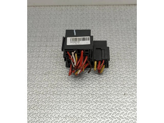 Блок предохранителей 243517538R   Renault Clio IV    