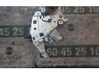 Замок багажника 825087319R    Dacia Dokker  -  года