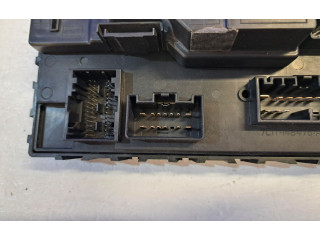 Блок предохранителей BL1T15604AA   Lincoln Navigator    