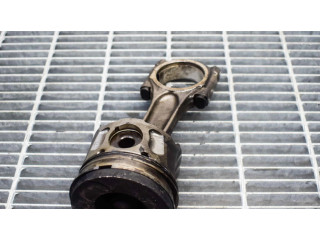 Píst 8653658   Volvo V50  pro naftový motor 2.0 D 4204 T 
