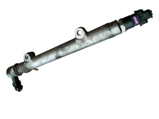 Vstřikovací lišta 2381033021   Toyota Auris 150     