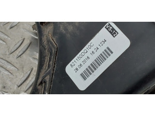 Блок предохранителей  821150DQ10C, 8266252800   Toyota Yaris    