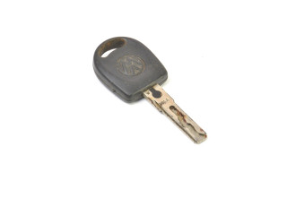 Комплект блоков управления 030906027AA, 0261204617   Volkswagen Polo III 6N 6N2 6NF