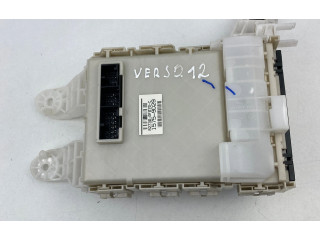   Pojistková skříňka 827300F070C, 15759D29   Toyota Verso 2010