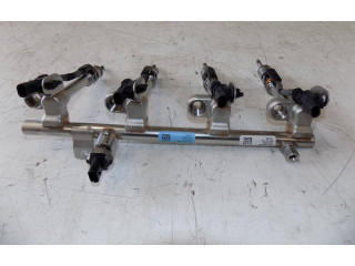 Vstřikovací lišta 31478396, 32140074   Volvo V60    B420T3 
