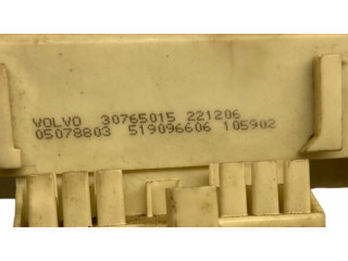   Pojistková skříňka 30765015, 05078803   Volvo V50 2004