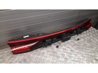Задний фонарь  4M8945095G    Audi Q8   2018- года