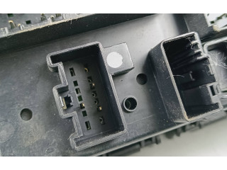 Блок предохранителей  P68243257AB, 16238CF15176N   Dodge VAN RAM    
