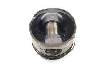 Píst 11252247502   BMW 3 E46  pro naftový motor 2.0  