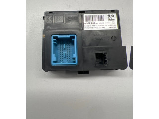 Блок управления климат-контролем 9832228080, E172640   Citroen C3 Aircross