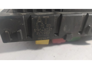 Блок предохранителей  13112913, 00214437   Opel Vectra C    