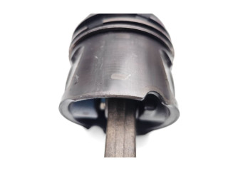 Píst UHZ   Peugeot 407    UHZ(DT17TED4) 