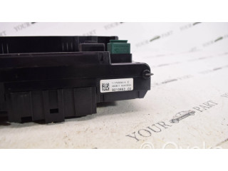 Блок предохранителей 9210863   BMW X3 F25    