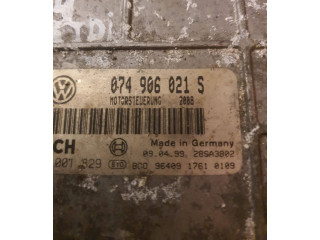 Блок управления двигателя 074906021S, 28SA3802   Volkswagen Transporter - Caravelle T4