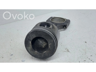 Píst    BMW 7 E65 E66  pro naftový motor 3.0  