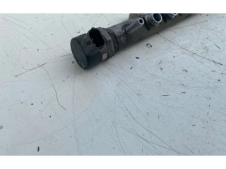 Vstřikovací lišta 30777759, 0445215025   Volvo V60    D5204T2 