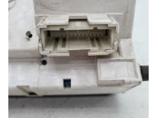 Přístrojová deska  Volkswagen PASSAT B3 1993 81117621  