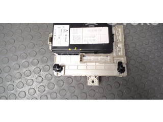 Блок предохранителей  MN108319, NICHTZUTREFFEND   Mitsubishi Colt    
