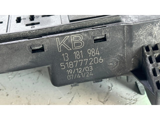   Pojistková skříňka 13181984, 518777206   Opel Vectra C 2003