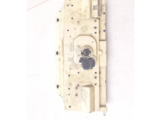 Přístrojová deska  Volkswagen PASSAT B3 1990 81117621  