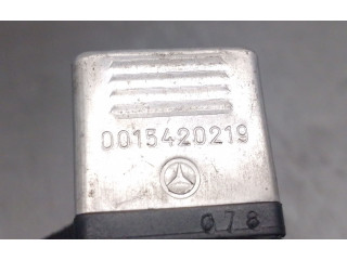   Pojistková skříňka 0015420219, 4RD00412200   Mercede-Benz S W126 1988