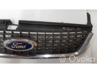 Передняя решётка Ford Mondeo Mk III 2000-2007 года 7S718200D      