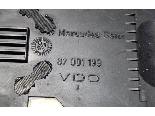 Přístrojová deska  Mercedes-Benz E W124 1993 87001199  