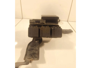   Pojistková skříňka 64200049   Nissan Qashqai 2008