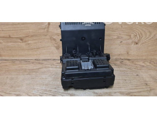   Pojistková skříňka 30795114, 28073267   Volvo XC70 2006